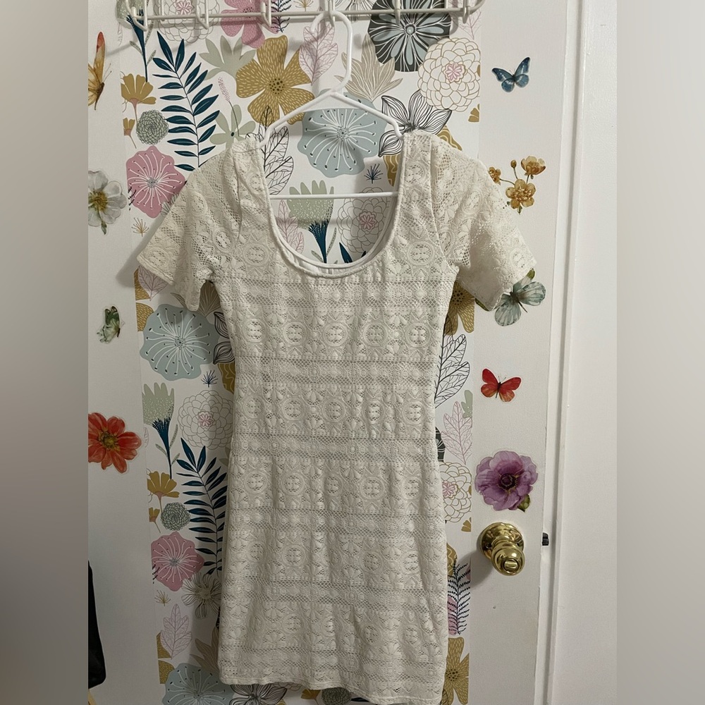 Abercrombie & Fitch ivory lace overlay dress size small